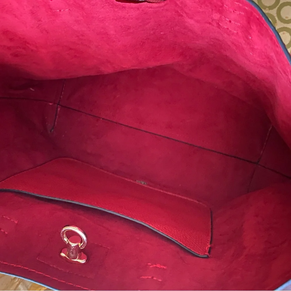 Burgundy tote - Picture 2 of 4